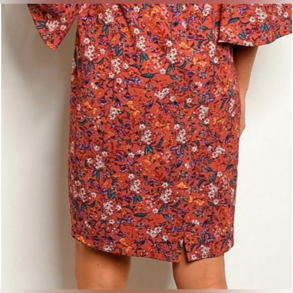 NEW Boutique Gilli Rust Floral Sheath Dress Bell‎ Sleeve V- Neck Mini Medium - Picture 4 of 12